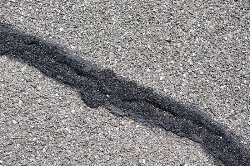 Asphalt Crack Filling detail